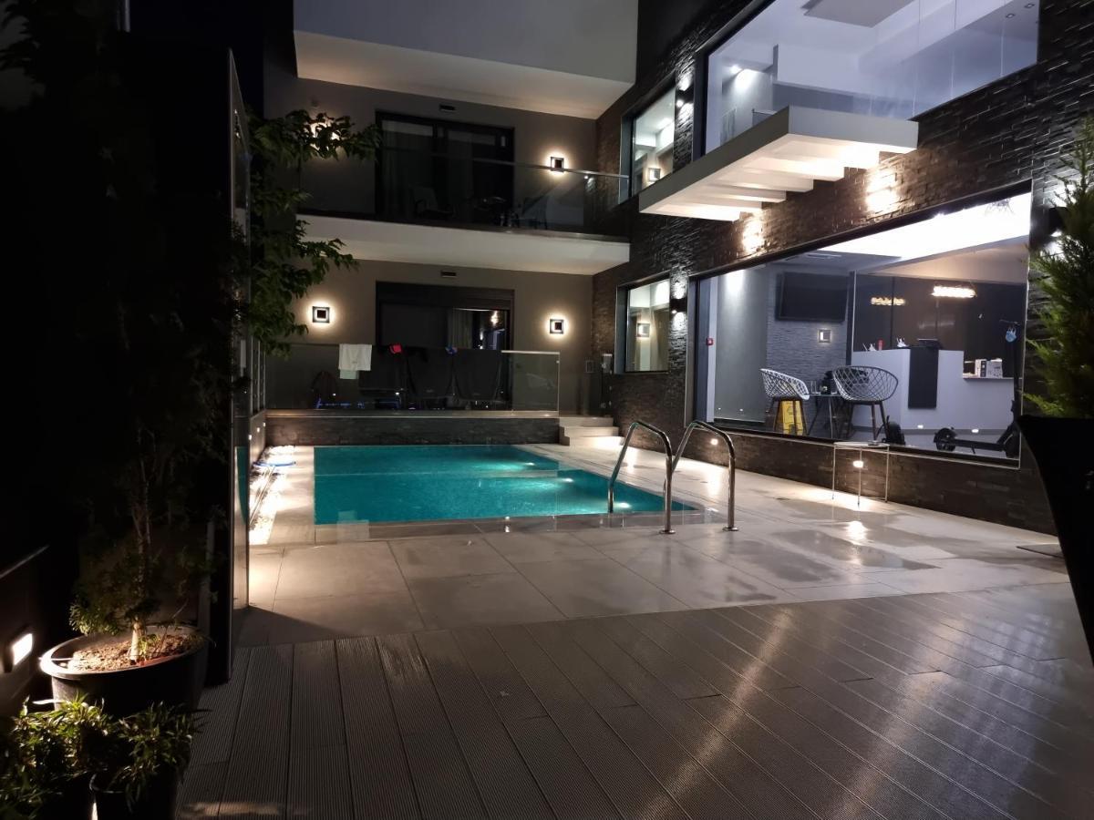 Luxsuites Ofrinion Exterior photo