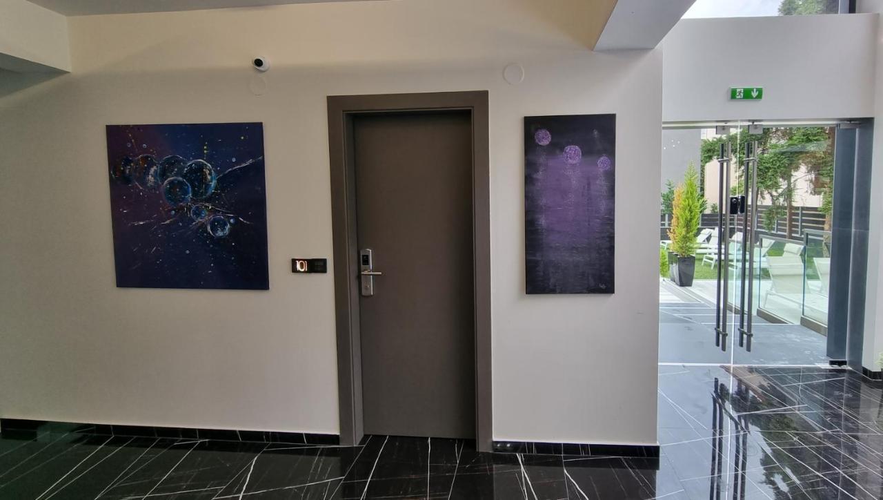 Luxsuites Ofrinion Exterior photo